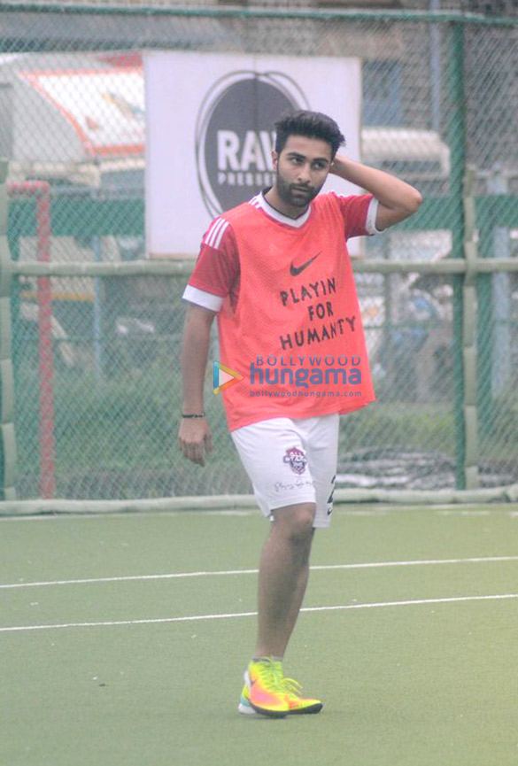 aadar jain snapped at football practice 5