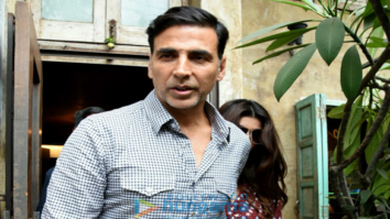 Akshay Kumar & Twinkle Khanna snapped post their lunch at Pali Bhavan