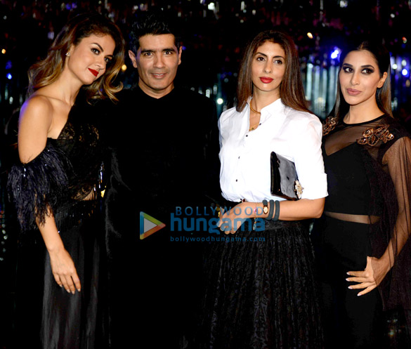 alia bhatt and ranveer singh walk for manish malhotras show at india couture week in delhi 9