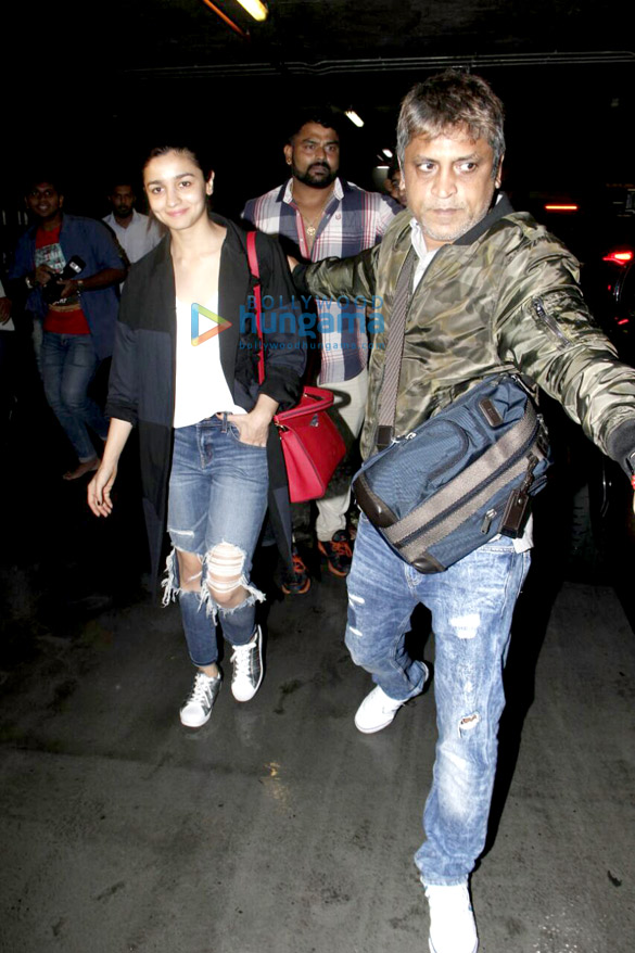 alia bhatt and varun dhawan arrive from new york after iifa 2017 2