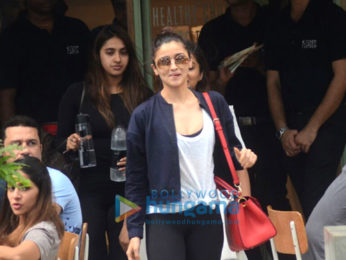 Alia Bhatt snapped with friends post lunch at Kitchen Garden