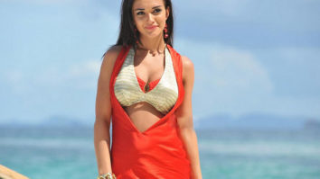 OMG! Amy Jackson to learn to drive a crane for Shankar’s 2.0