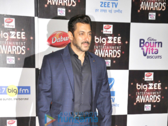 Celebs grace the Zee Cine Awards 2017