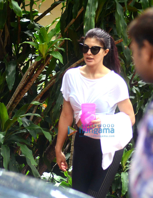 Jacqueline Fernandez snapped post rehearsals in Bandra