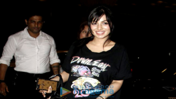 Kareena Kapoor Khan, Diana Penty, Sonam Kapoor, Kriti Sanon and Ayesha Takia Azmi at the airport