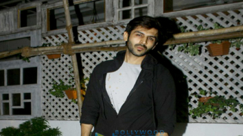 The talented actor Kartik Aaryan snapped in Juhu