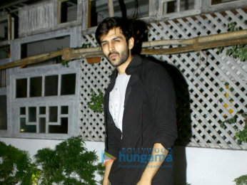 Kartik Aaryan snapped in Juhu
