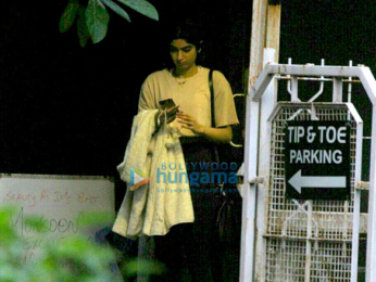 Khushi Kapoor snapped post salon session in Juhu