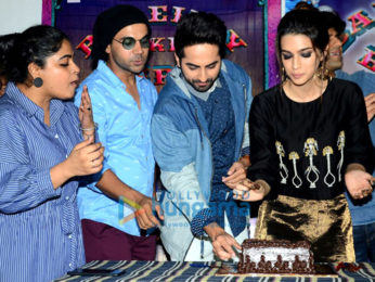 Kriti Sanon celebrates her birthday at 'Bareilly Ki Barfi' promotion with the cast and media