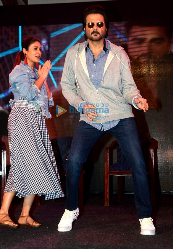 mubarakan team promote their film at wilson college mumbai 5
