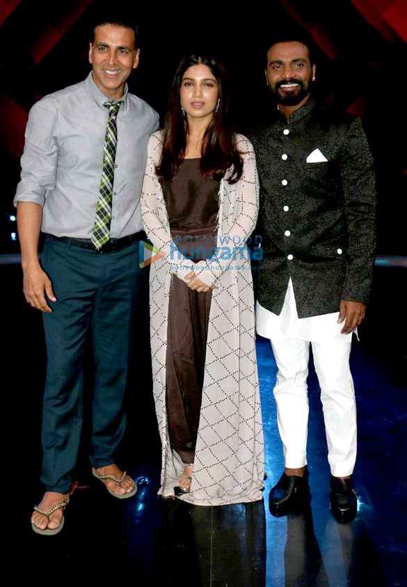 Promotions of ‘Toilet – Ek Prem Katha’ on the reality show Dance+ Promotions of ‘Toilet – Ek Prem Katha’ on the reality show Dance+