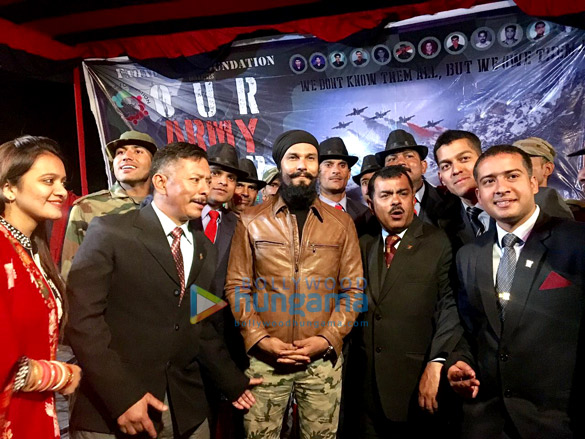 Randeep Hooda visits Kargil to interact with soldiers of Indian Army Randeep Hooda visits Kargil to interact with soldiers of Indian Army