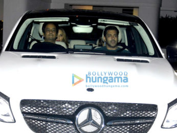 Salman Khan, Sonakshi Sinha and Iulia Vantur snapped post party at close friends place in Bandra