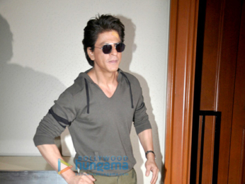 Shah Rukh Khan snapped promoting at 'Jab Harry Met Sejal'
