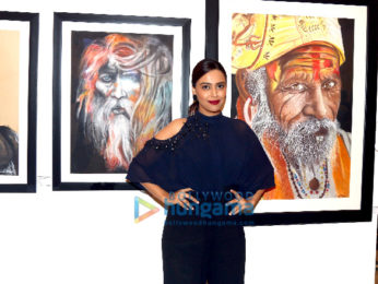 Soha Ali Khan and others at Bharat Thakur's art exhibition