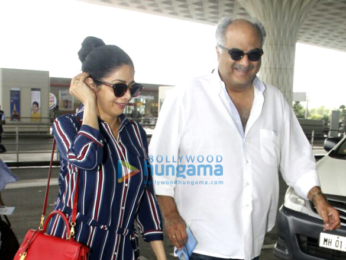 Sridevi and Akshaye Khanna snapped at the airport