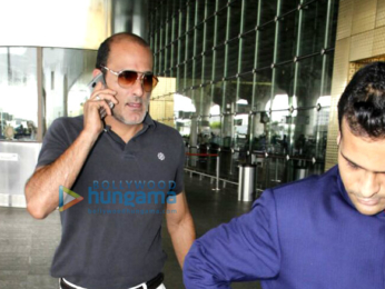 Sridevi and Akshaye Khanna snapped at the airport