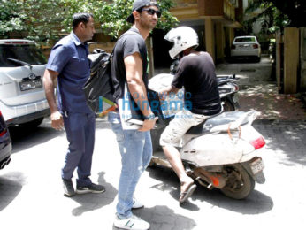Sushant Singh Rajput snapped while entering a meeting in Bandra