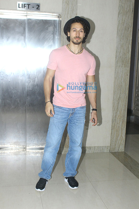 Tiger Shroff, Disha Patani & Nidhhi Agerwal snapped at the special screening of the film Munna Michael Tiger Shroff, Disha Patani & Nidhhi Agerwal snapped at the special screening of the film Munna Michael
