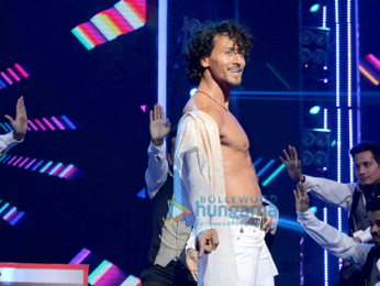 Tiger Shroff showcases his dance moves at the Michael Jackson tribute show⁠