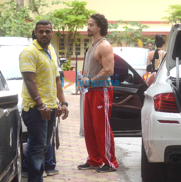 The extremely talented actor Tiger Shroff snapped post his gym session The extremely talented actor Tiger Shroff snapped post his gym session