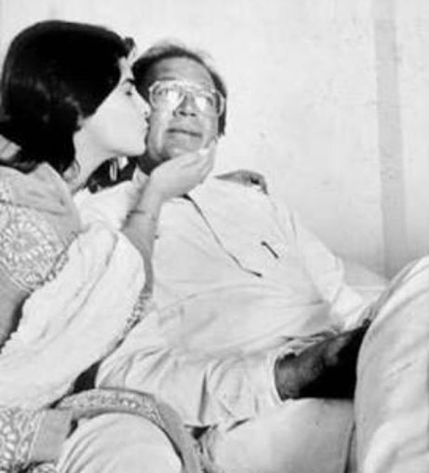 Twinkle Khanna remembers her late father Rajesh Khanna on his death anniversary in this throwback photo
