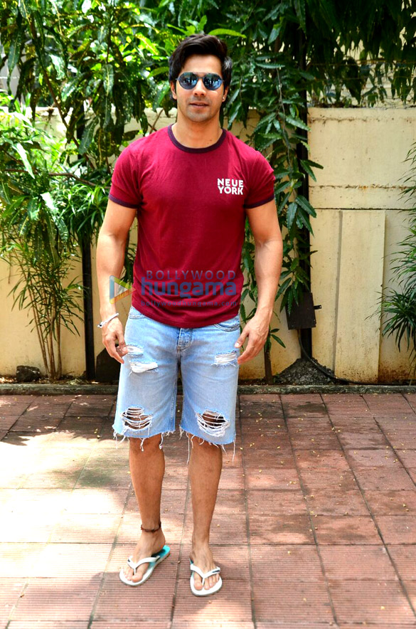varun dhawan snapped on sets of the no filter neha show 6