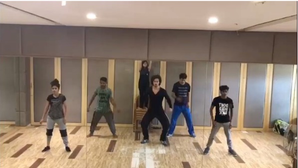 Watch Tiger Shroff shows off some smooth moves on Bruno Mars' 'That's What I Like'