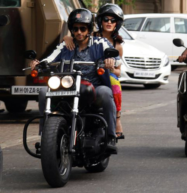A Gentleman couple Sidharth Malhotra and Jacqueline Fernandez go on a bike ride in Mumbai-2