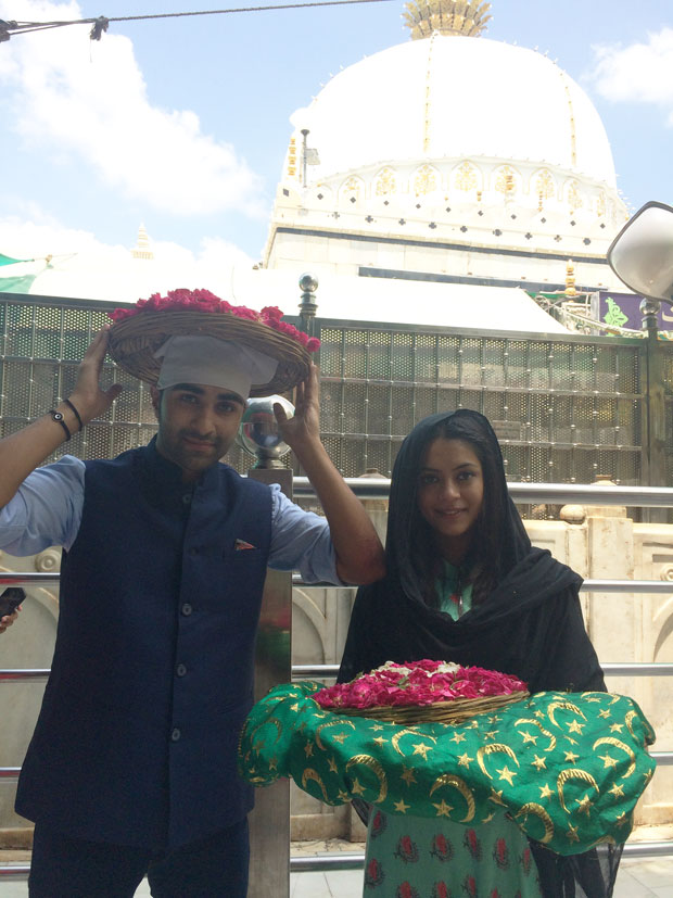 Aadar Jain and Anya Singh visit the Holy Ajmer Sharif Durgah-1