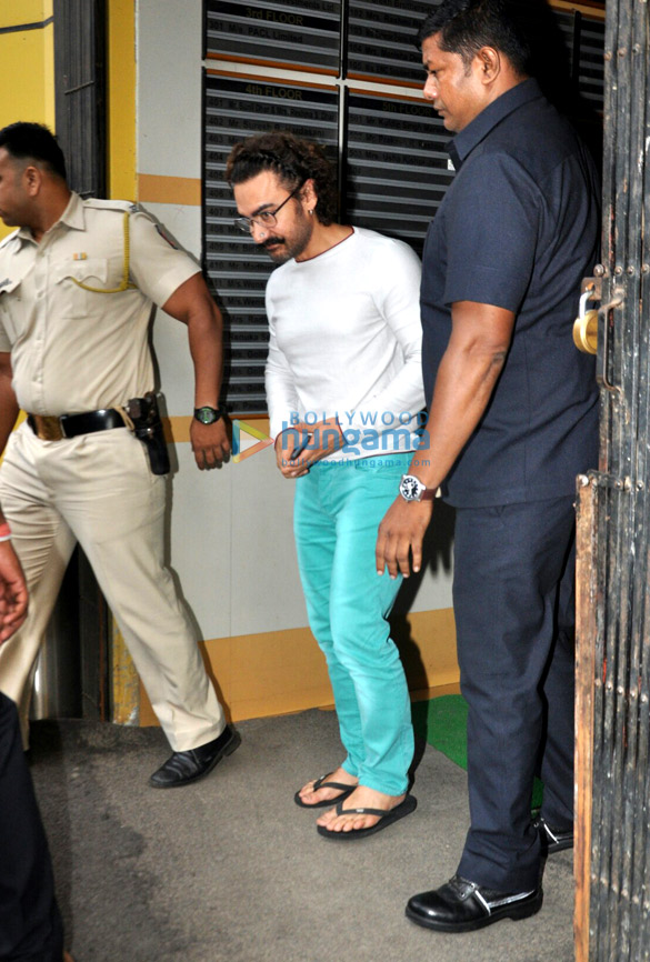 aamir khan snapped post dubbing in andheri 4