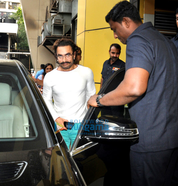 aamir khan snapped post dubbing in andheri 5