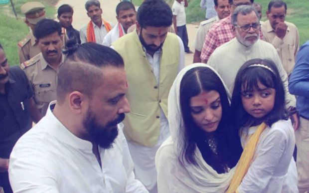 Aishwarya Rai Bachchan visits Allahabad 1