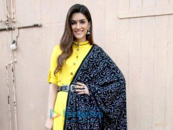 Ayushmann Khuranna and Kriti Sanon snapped promoting their film Bareilly Ki Barfi