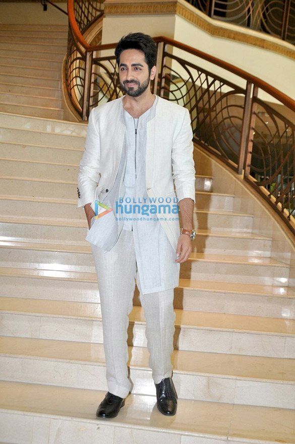 ayushmann khurrana and bhumi pednekar launch the first look launch of the film shubh mangal saavdhan 5
