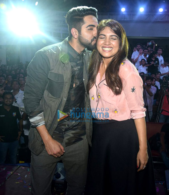 ayushmann khurrana and bhumi pednekar promote shubh mangal saavdhan at poddar college 3