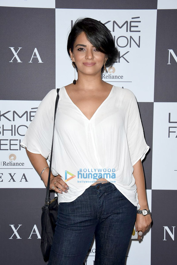 celebrities on day 2 of lakme fashion week 2017 16