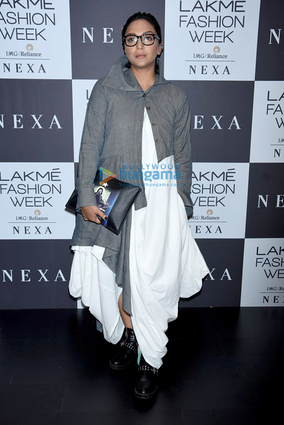 celebrities on day 2 of lakme fashion week 2017 19