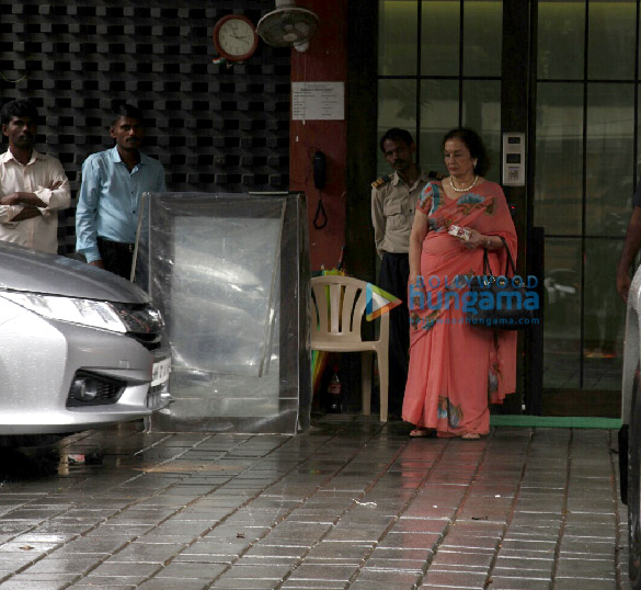 celebs at arpita khans house for ganesh chaturthi celebrations 13