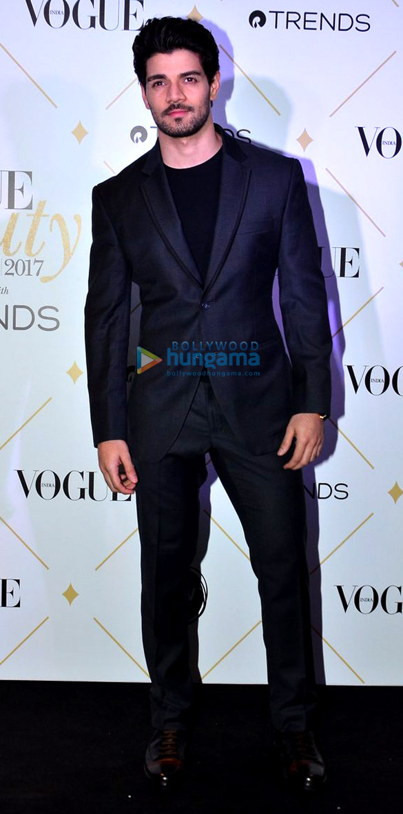 celebs grace vogue beauty awards 2017 17