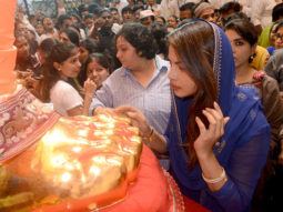 Check out: Priyanka Chopra seeks Lalbaugcha Raja’s blessings; chills by Marine Drive post darshan!