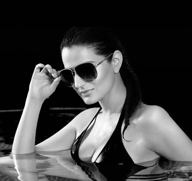 Amisha Patel Fucking Video - HOT! Ameesha Patel wishes everyone a great week with this sizzling picture  : Bollywood News - Bollywood Hungama