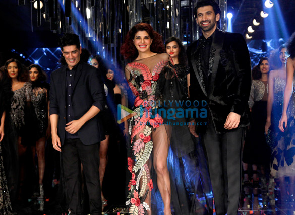 jacqueline aditya roy walk for manish malhotra at lfw 3