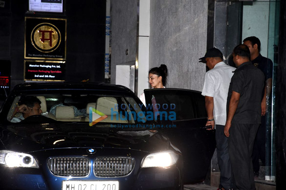 jacqueline fernandez snapped post gym 5