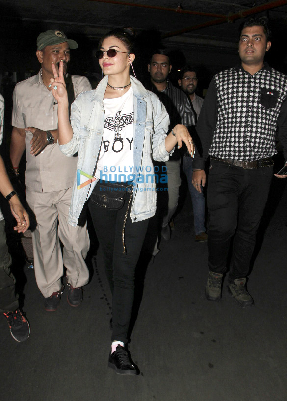 jacqueline fernandez spotted at the airport 3