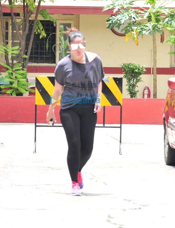kareena kapoor khan snapped outside her gym 2