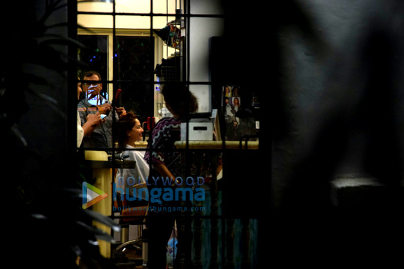 madhuri dixit snapped at kromakay salon 3