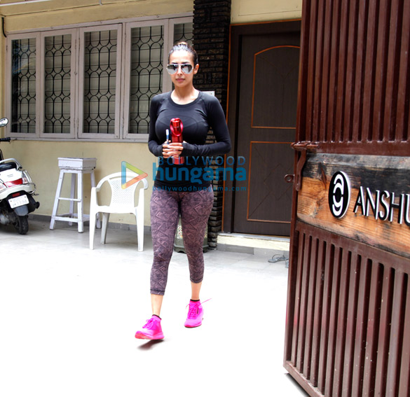 Malaika Arora and Amrita Arora snapped post their yoga session Malaika Arora and Amrita Arora snapped post their yoga session