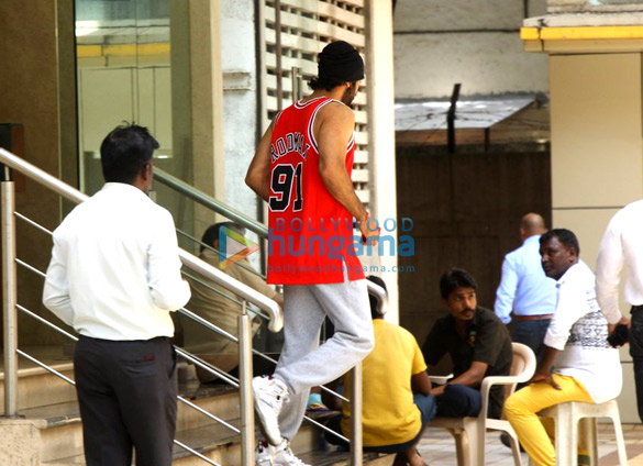 ranbir kapoor snapped post rehearsals in bandra 5