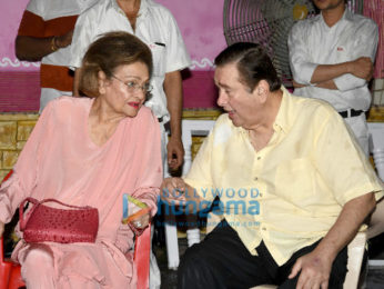 Randhir Kapoor, Krishna Raj Kapoor welcome Ganesha at R K Studio